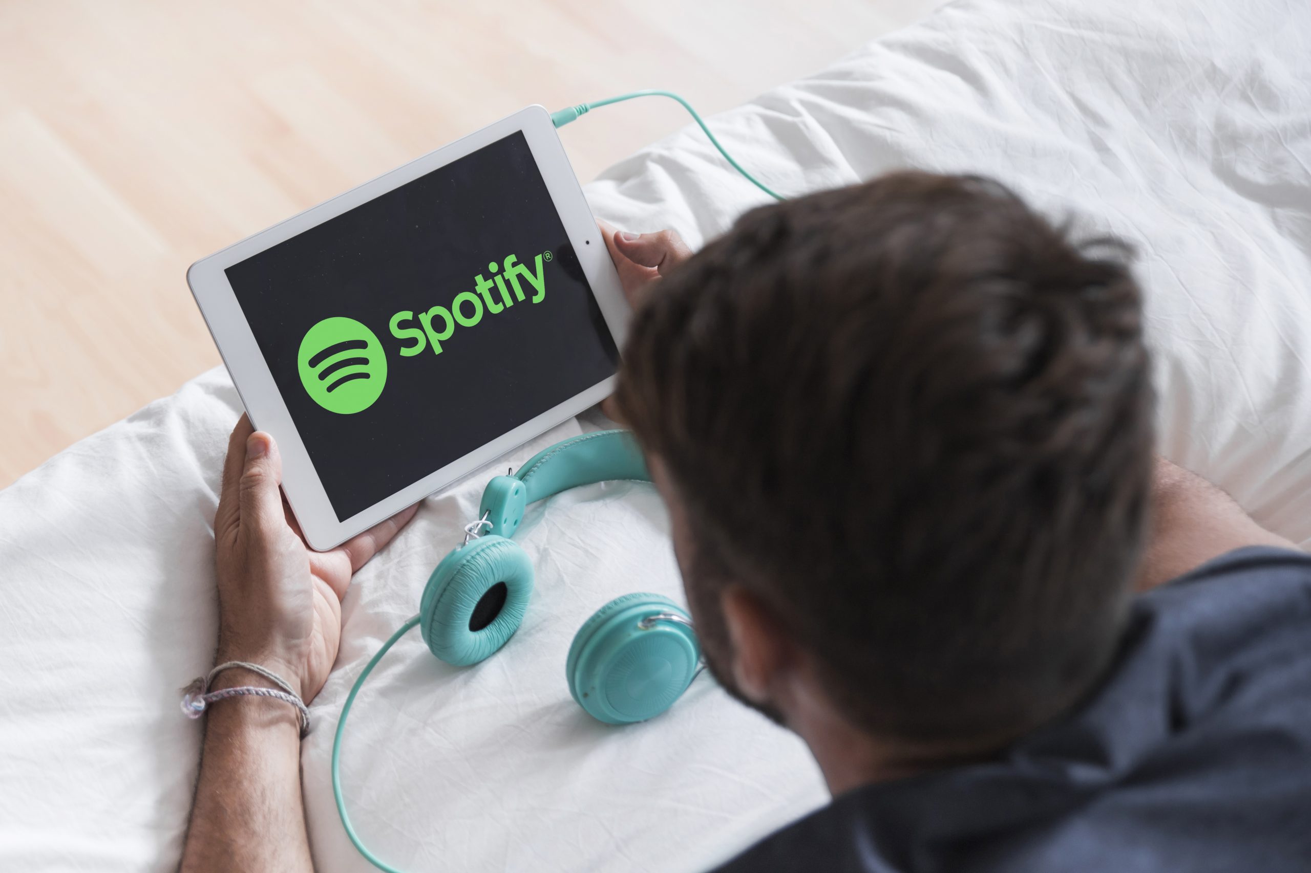 Spotify 앱에서 좋아하는 노래를 삭제하는 방법
