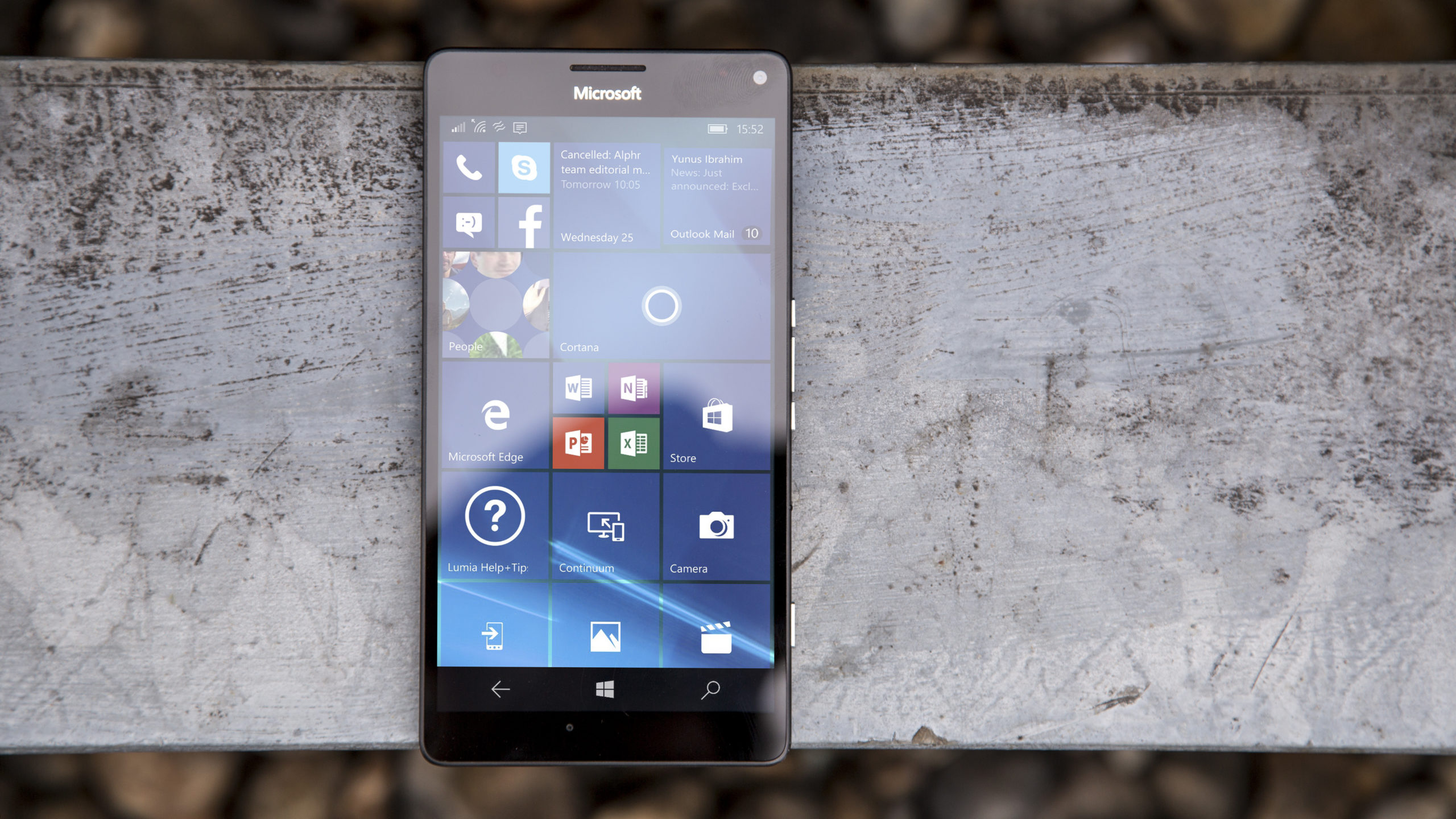 Windows 10 Mobile 리뷰: 확실한 업그레이드지만 충분히 빛나지 않음