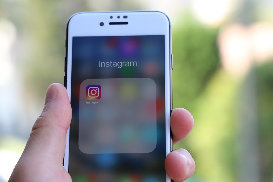 Instagram에서 다른 사람의 이야기를 공유하는 방법